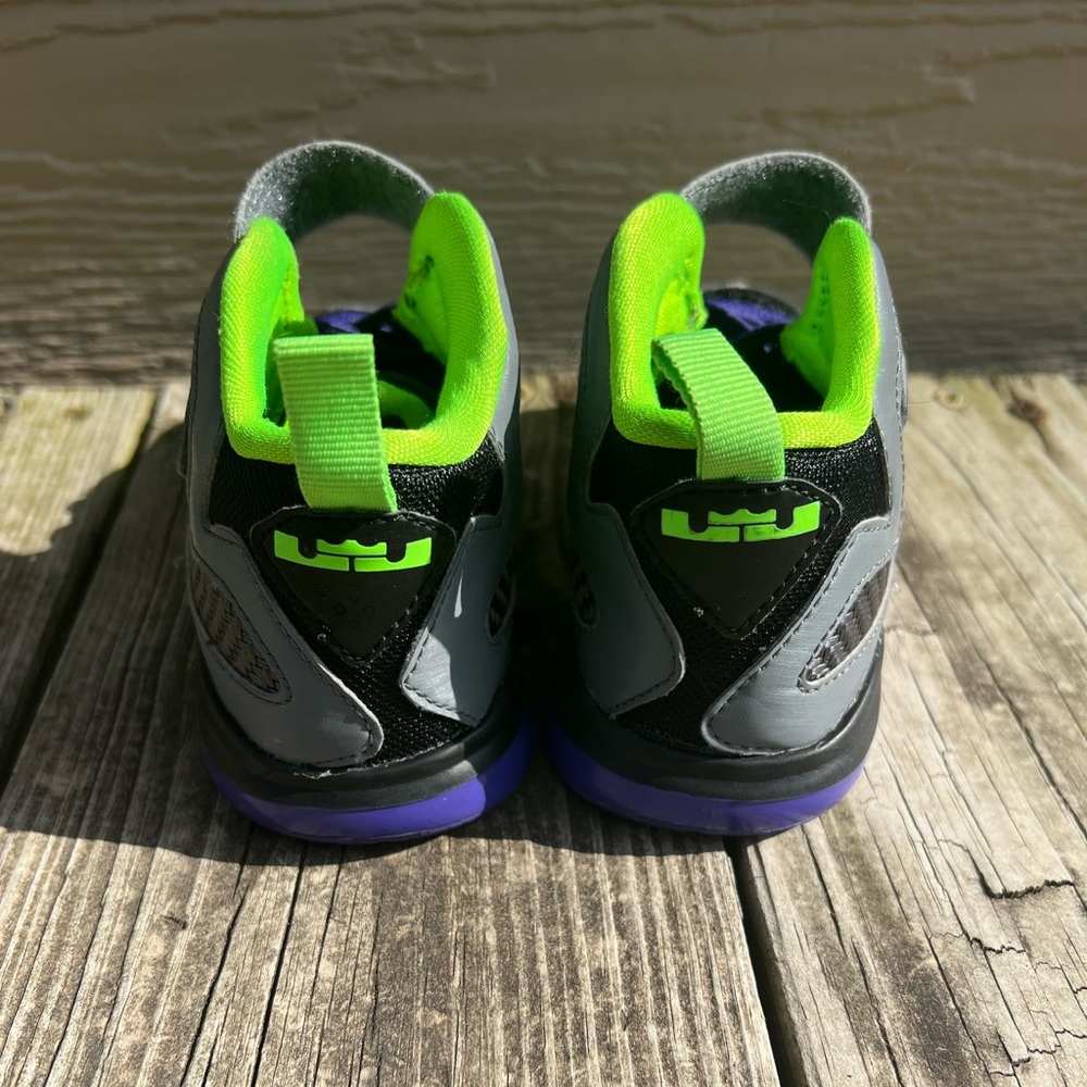 Lebron 9 - Picture 2 of 3